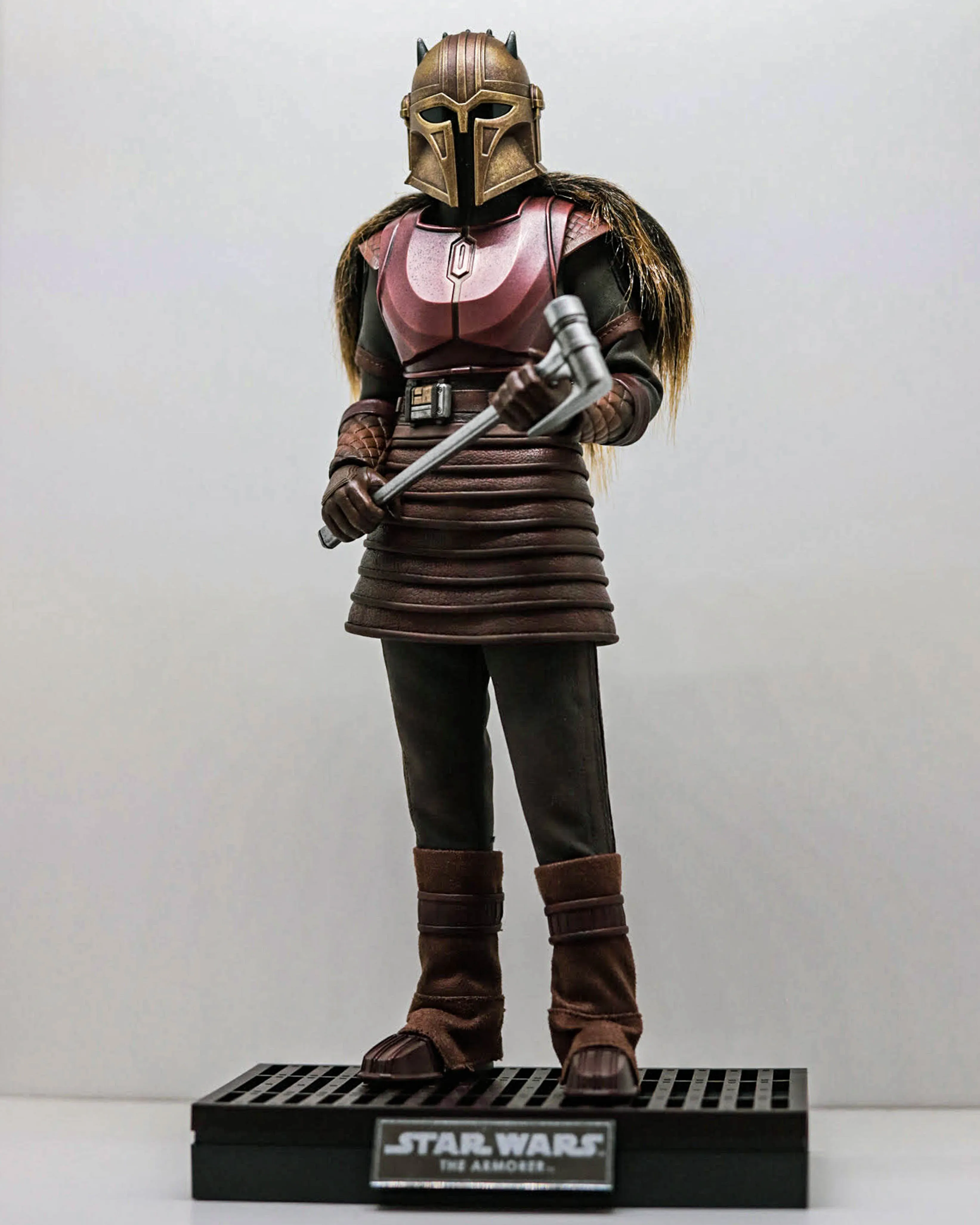 Hot toys TMS044 The Mandalorian The Armorer