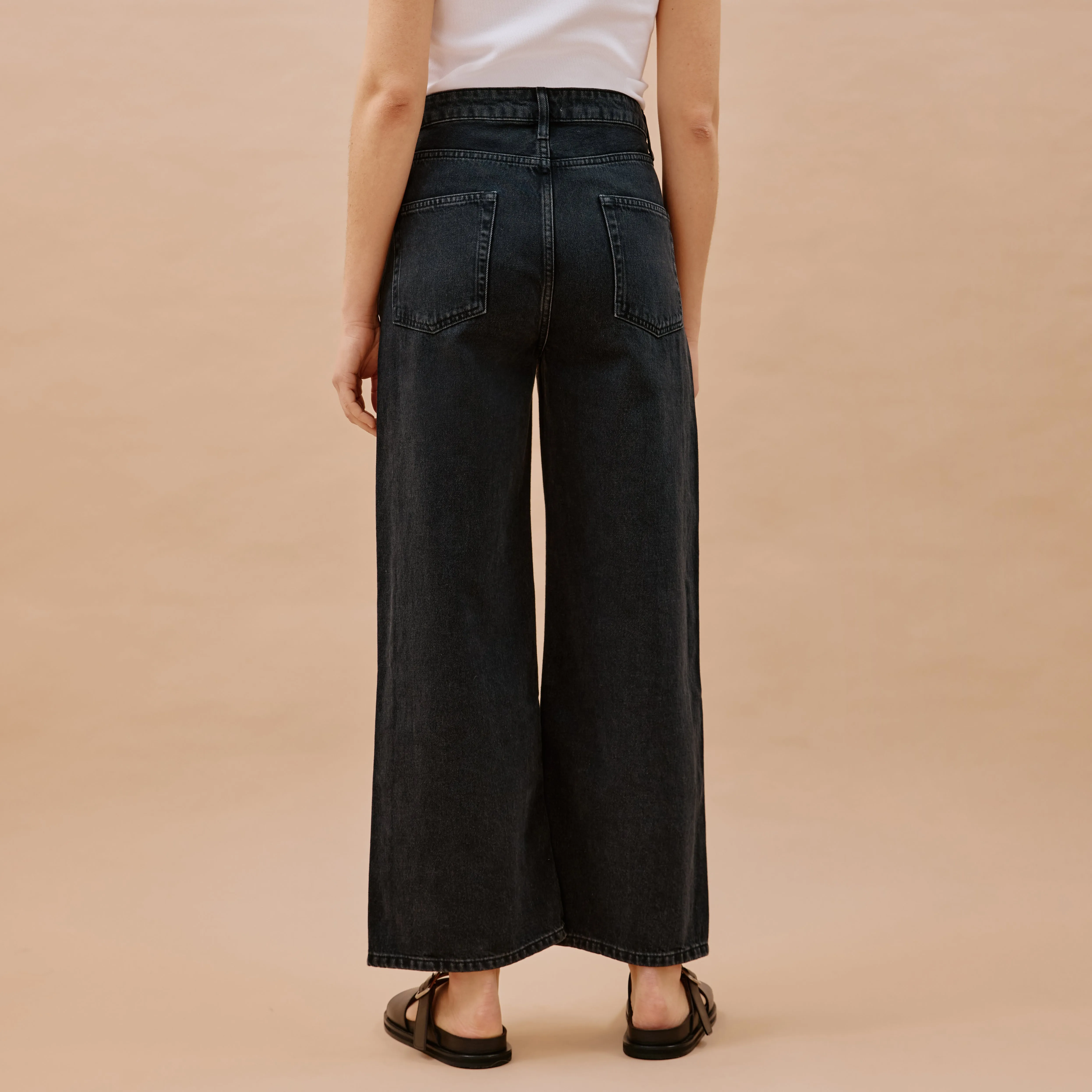 Wide Leg Crop Jeans in Black by Albaray
